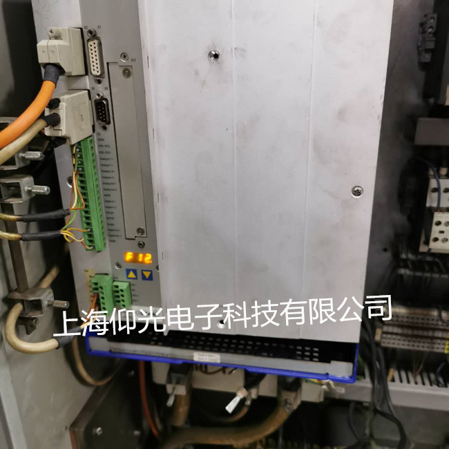 �Ơ�Ħ�������󾯾S�� SERVOSTAR 640 S64001 30KVA ��F120����